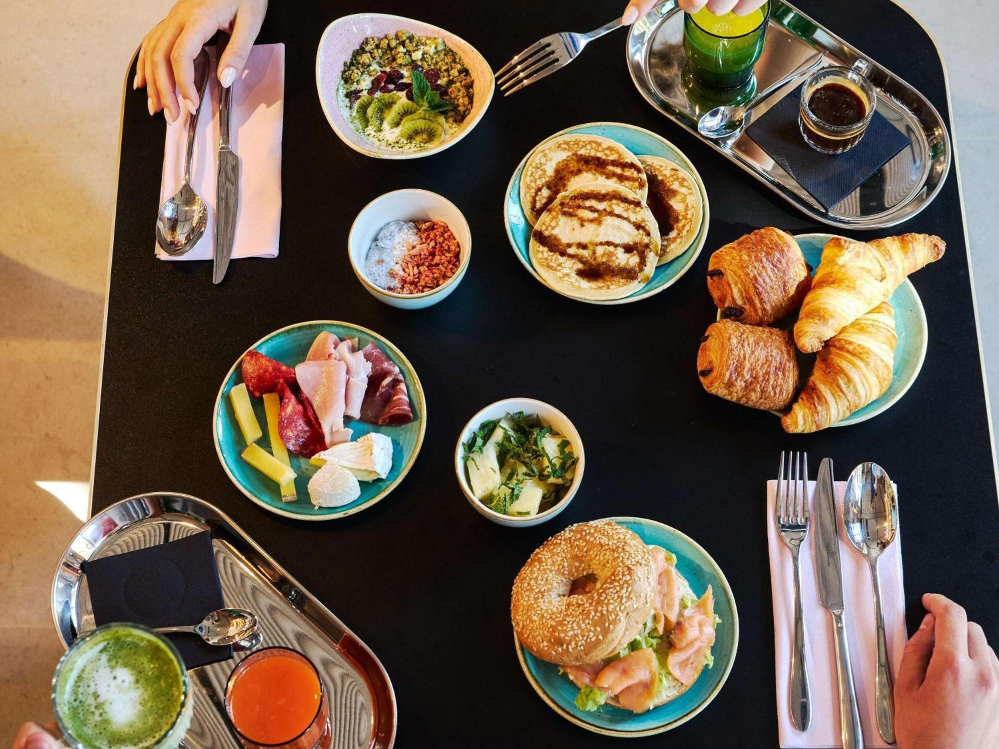 Tribe Paris Clichy Hotel Ngoại thất bức ảnh