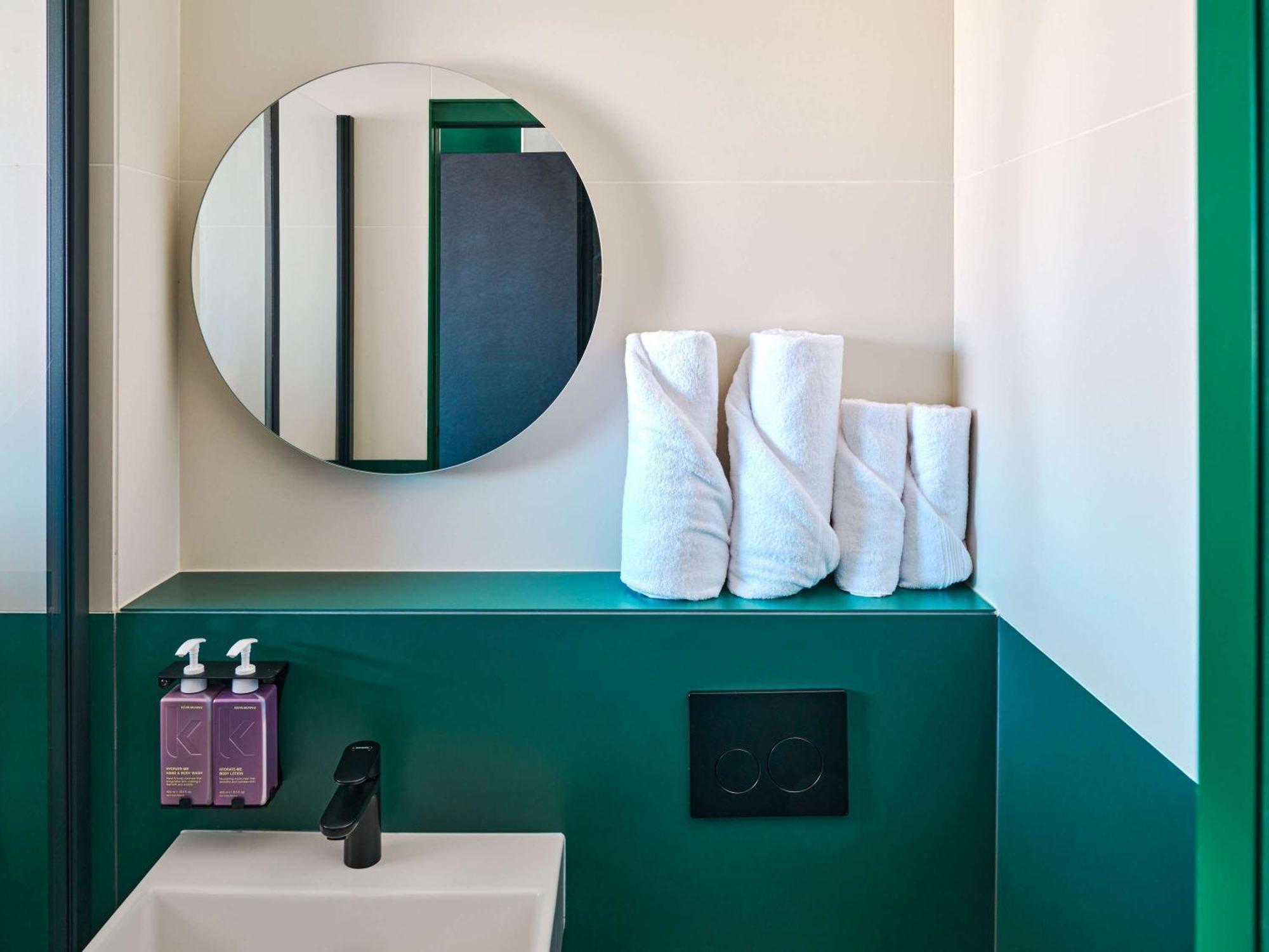 Tribe Paris Clichy Hotel Ngoại thất bức ảnh