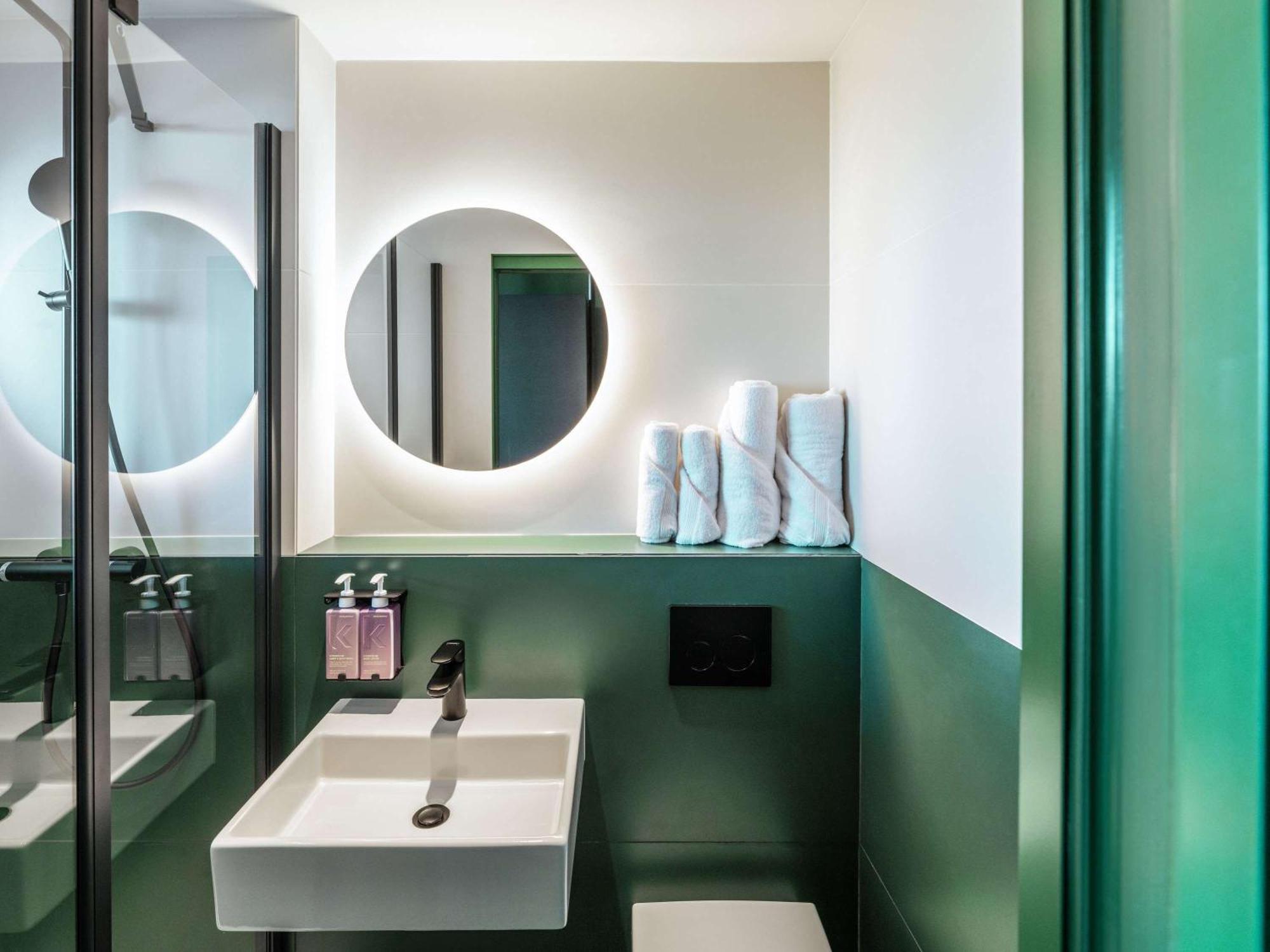 Tribe Paris Clichy Hotel Ngoại thất bức ảnh